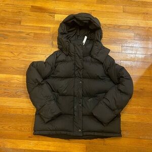 Lululemon women’s black puffer jacket size 8 black detachable hood